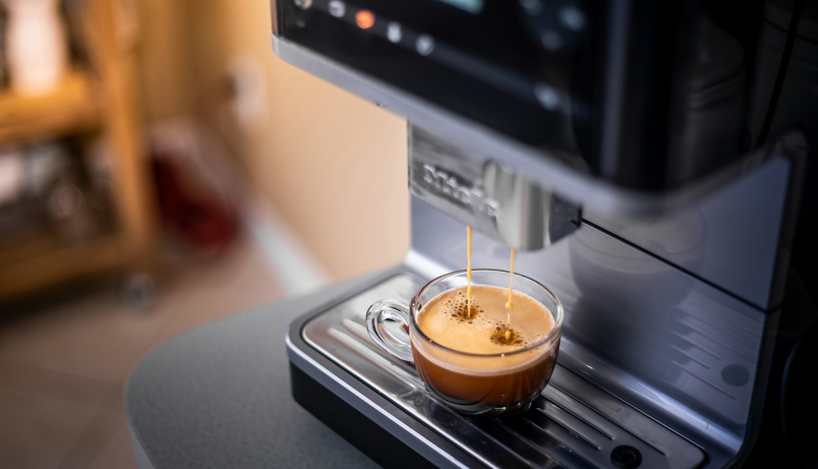 Philips 2200 vs Philips 5400 LatteGo: is het verschil het geld waard?